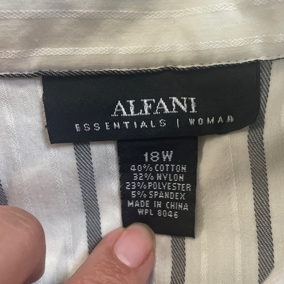 Alfani Essentials Woman Plus Size 18W Long Sleeve Button Down Stretch Cotton Top - Picture 4 of 4